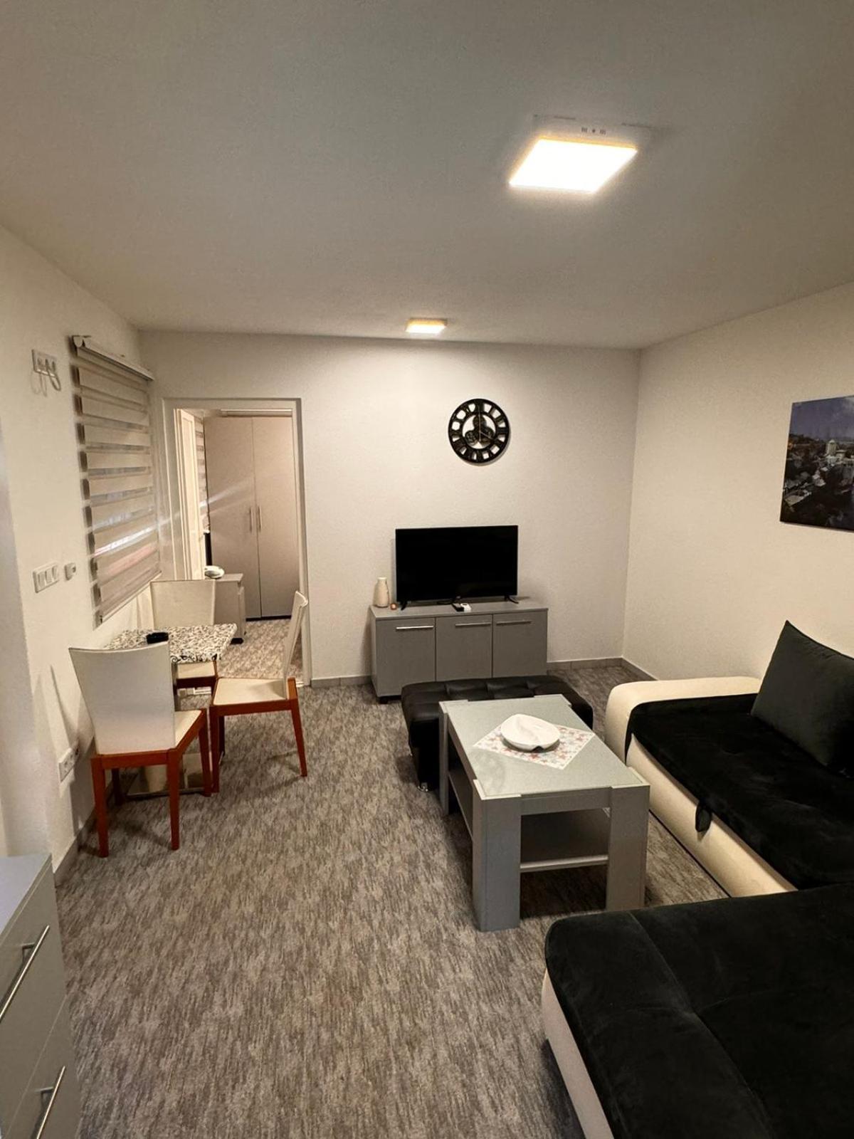 Deluxe Apartment *