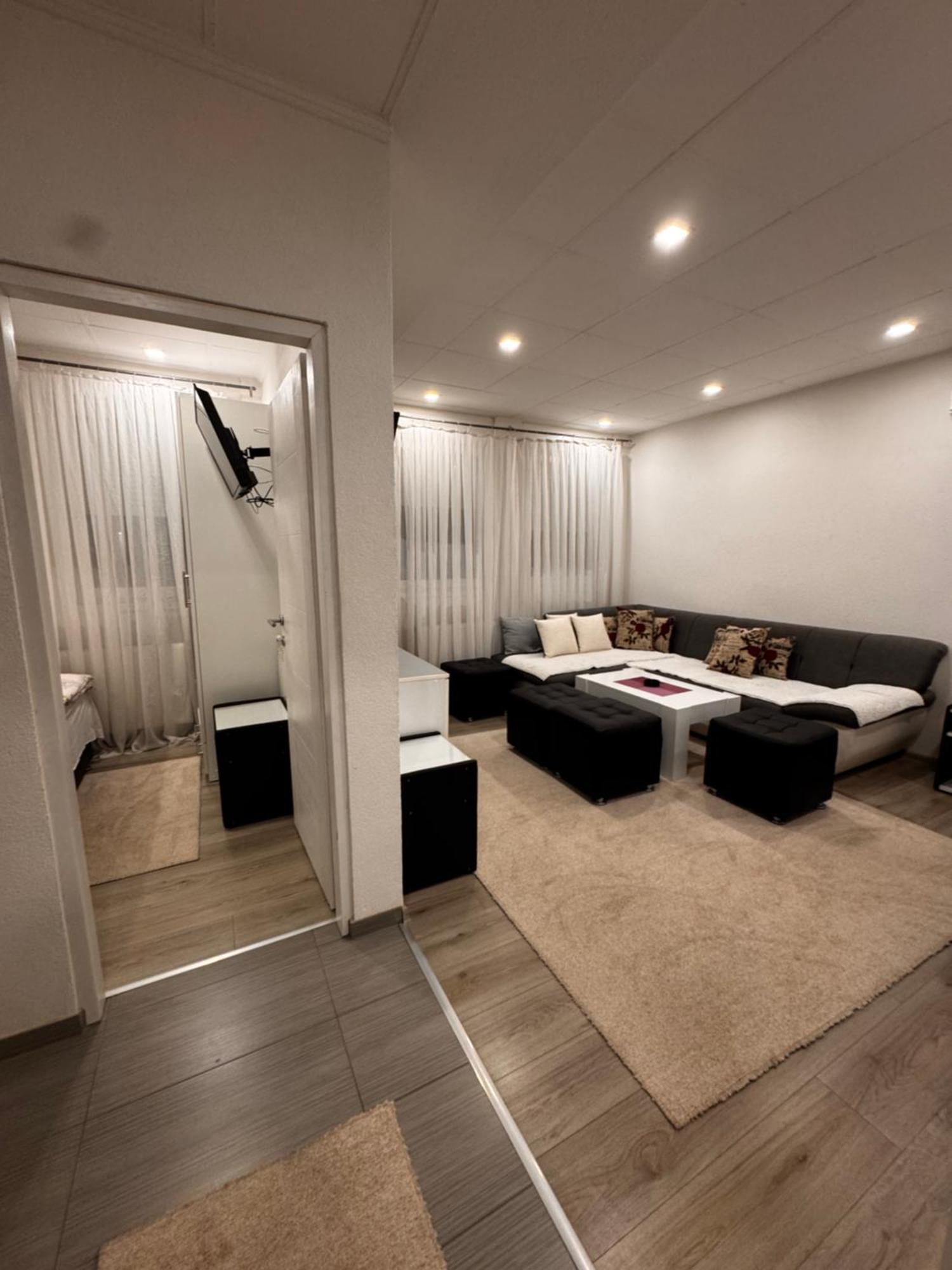Deluxe Apartment